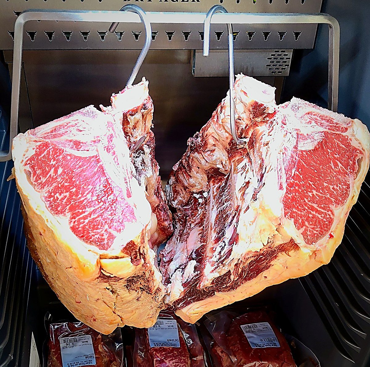 Fleisch reift im Dry Ager